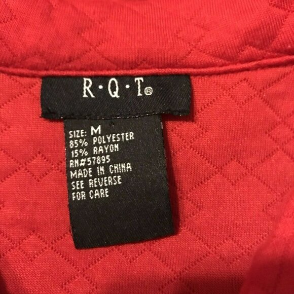 R Q T. Size Medium. Soft Quilted Button Front Short Jacket w/ Tabs. B19 - Picture 7 of 7